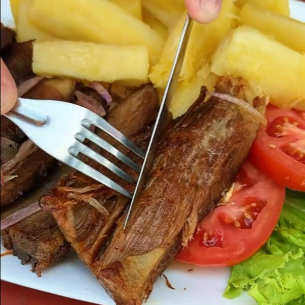 Carne de Sol de Caicó com Arroz e macaxeira + 2 Pulseiras do Espaço Kids de R$159,90 por apenas R$99,90. - Imagem 3