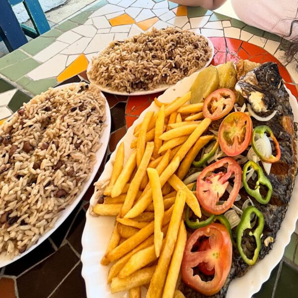 Combo Diversão no Ytacaranha Park com 02 Entradas + Tilápia completa ou Carne de Sol completa + Acesso ao Park Aquático de R$219,90 por apenas R$169,90. - Imagem 2